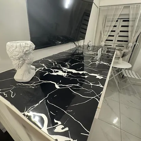 House Luxury Toto * Neapel